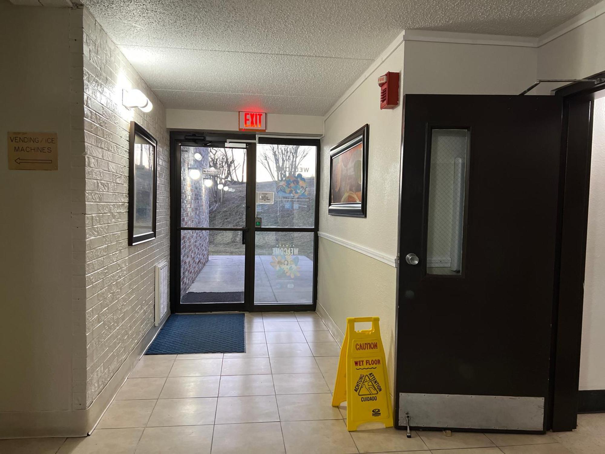 Travelodge By Wyndham Wytheville Exterior foto